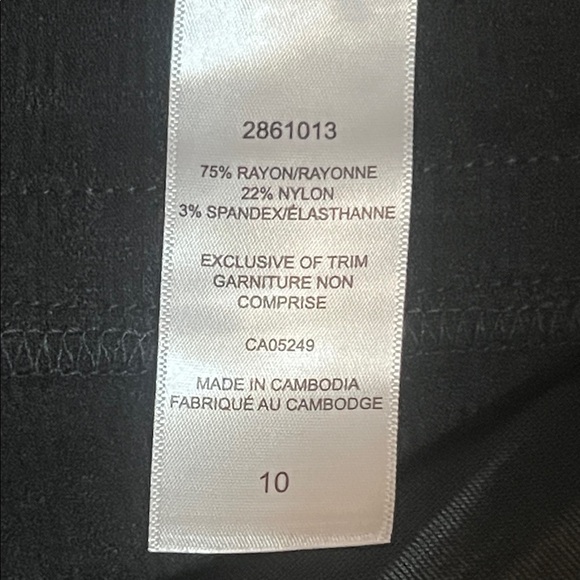 S.C. & Co. Black Slim Leg Trousers Pull On Textured sz 10 - Picture 9 of 12